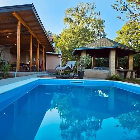 Casa Bella Fruska Gora With Hot Tub Ferienhaus