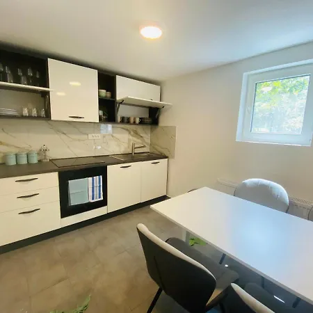 Ferienhaus Casa Bella Fruska Gora With Hot Tub Velika Remeta