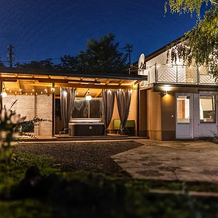 Casa Bella Fruska Gora With Hot Tub Ferienhaus Velika Remeta