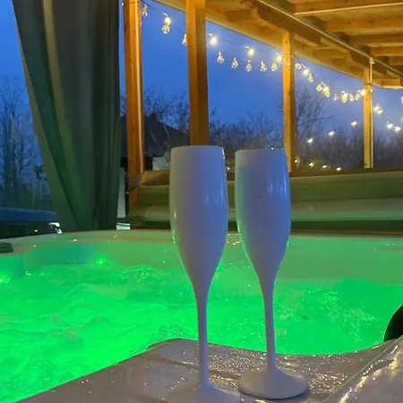 Ferienhaus Casa Bella Fruska Gora With Hot Tub Velika Remeta